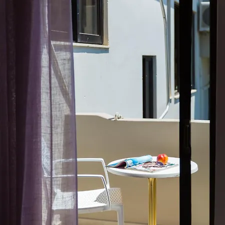 Eltina Aparthotel 2*